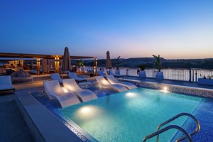 Sun-Deck Pool